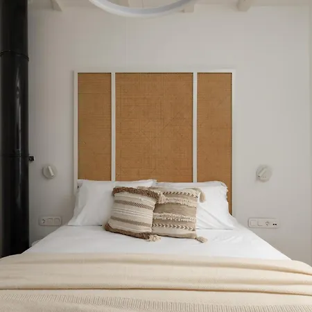 Mikio House, Design With Rooftop Cinema Vakantiehuis