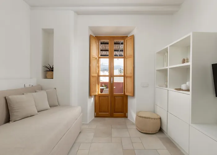 Mikio House, Design With Rooftop Cinema Holiday home