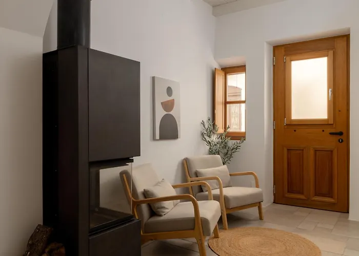 Mikio House, Design With Rooftop Cinema