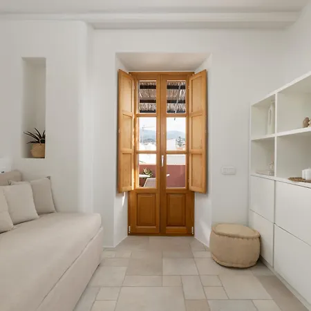 Mikio House, Design With Rooftop Cinema Ferienhaus