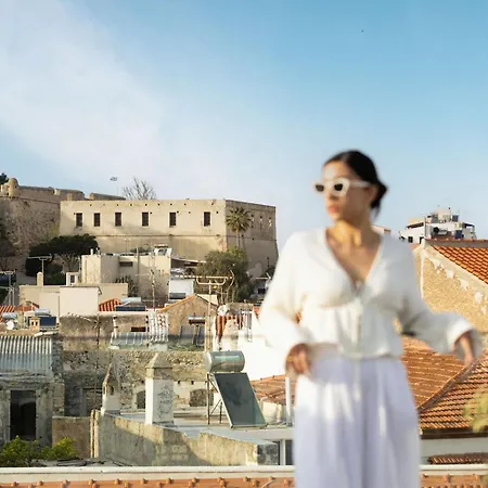 Mikio House, Design With Rooftop Cinema Réthymnon